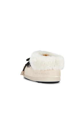 MOON BOOT X Guest in Residence Evx Chalet Mule in Black,White. Size 37/38. Also in 35/36, 39/40.