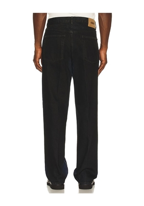 Obey Classic Baggy Spray Jeans in Blue. Size 31. Also in 30, 32, 33, 34, 36.