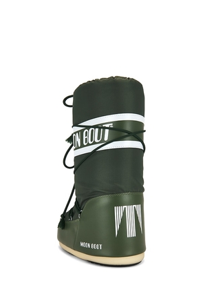 MOON BOOT Icon Nylon Boot in Green. Size 42-44. Also in 45-47.