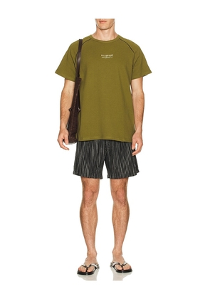 Maui and Sons Echo Walk Short in Black. Size L. Also in S, M, XL/1X.