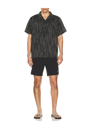 Maui and Sons Ashline Short Sleeve Shirt in Black. Size L. Also in S, M, XL/1X.