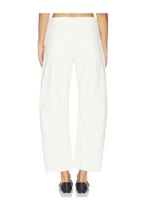Madewell Darted Barrel Jeans in White. Size 33. Also in 28, 29, 30, 32.