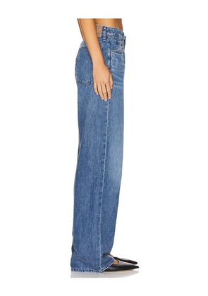Rag & Bone Featherweight Logan Jeans in Denim-Medium. Size 25. Also in 24, 26, 27, 28, 29, 30, 31, 32, 34.