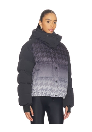 Perfect Moment Moments Ski Jacket in Black,Grey. Size L. Also in XS, S.