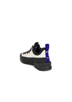 The North Face Glenclyffe in Black. Size 11. Also in 8, 9, 10, 13.