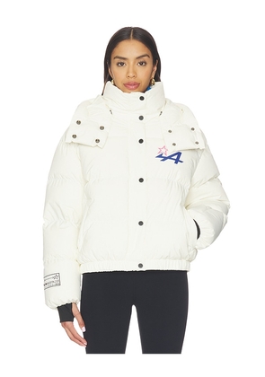 Perfect Moment Womens Alpine Moment Ski Jacket in White. Size M. Also in S.