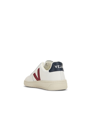 Veja V-12 Sneaker in White. Size 41. Also in 40, 42.