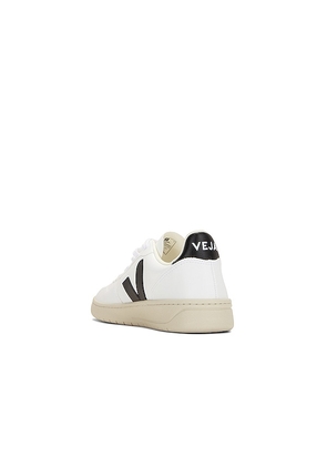 Veja V-10 Sneakers in White. Size 41. Also in 40.