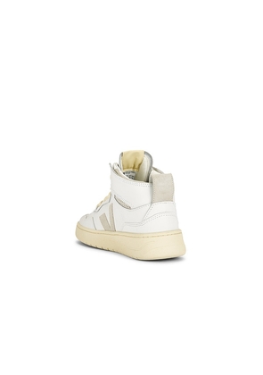 Veja V-95 Sneaker in White. Size 37. Also in 36, 38.