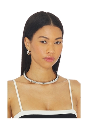 Uncommon Matters Aurum Collier in Metallic Silver.