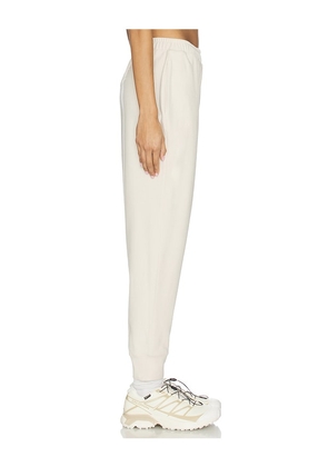 Varley Brushedrib Slim Cuff 25 Pant in Ivory. Size M. Also in L, S, XL, XS.