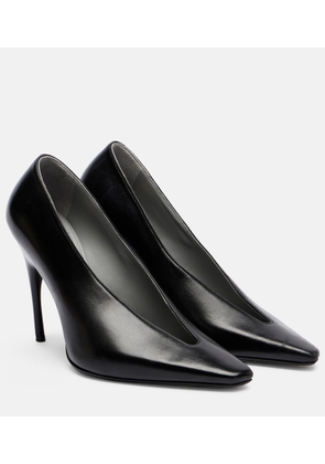 Balenciaga Duchesse leather pumps