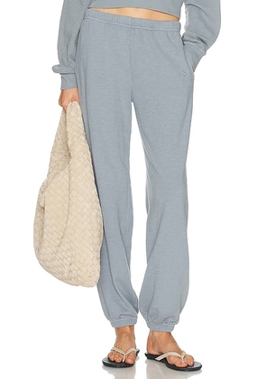 Eterne Boyfriend Pocket Sweatpant in Slate - Slate. Size L (also in M, S, XL, XS).