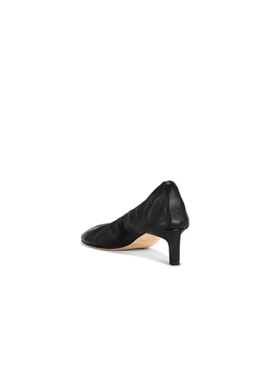 Dear Frances Glove Pump in Black. Size 37. Also in 39.