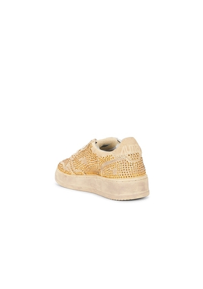 Autry Medalist Low Sneaker in Tan. Size 37. Also in 40.