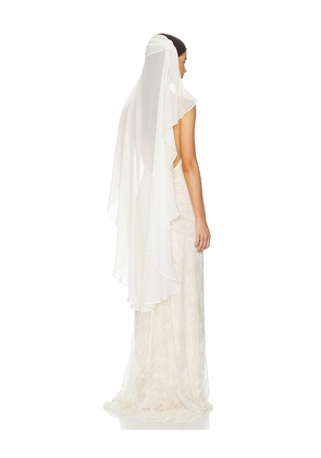 DE LA VALI Lyra Veil in Ivory.