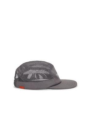 Huega House Flow Running Hat in Charcoal.