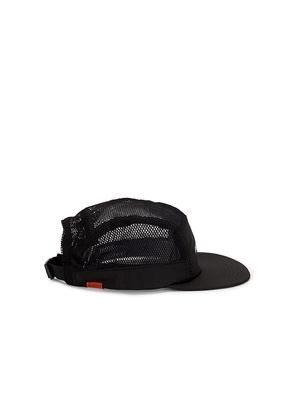 Huega House Flow Running Hat in Black.