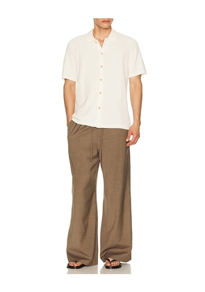 Faherty Short Sleeve Sunwashed Knitted Shirt in Cream. Size L. Also in M, XL/1X.