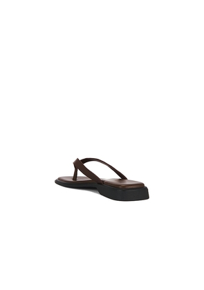 Vagabond Shoemakers Izzy Sandal in Chocolate. Size 36. Also in 39, 37, 38, 40, 41.