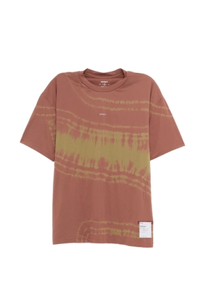 Satisfy patch-detail T-shirt - Brown