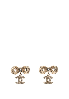 CHANEL Pre-Owned 2020-2025 Gold Plated Rhinestones CC Bow Earings costume earrings