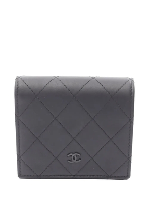 CHANEL Pre-Owned 2021 matelassé bi-fold leather wallet - Black