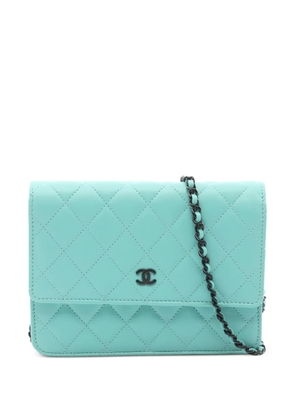 CHANEL Pre-Owned chain matelasse lambskin shoulder bag - Blue