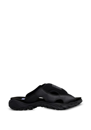 MCQ SLIPPERS - Black