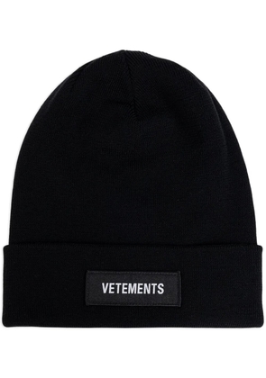 VETEMENTS logo wool beanie hat - Black