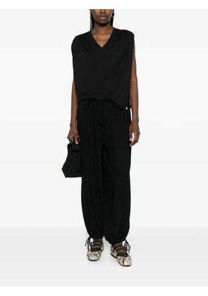 WOC Matera V-neck sleeveless top - Black