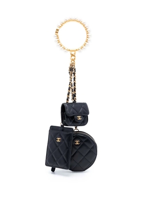 CHANEL Pre-Owned 2021 Quilted Lambskin Pearl Crown CC Wristlet Multi Pouches clutch bag - Black