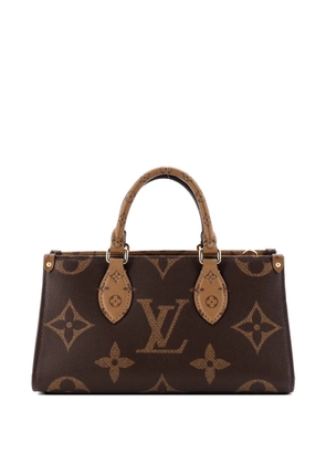 Louis Vuitton Pre-Owned OnTheGo Tote Reverse Monogram Giant East West shoulder bag - Brown