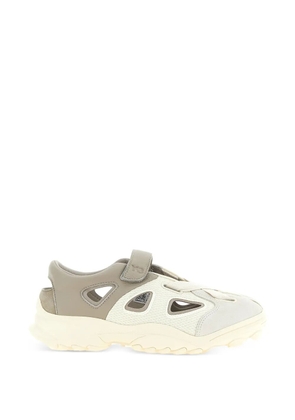 Y-3 cutout embossed logo sandals - Grey
