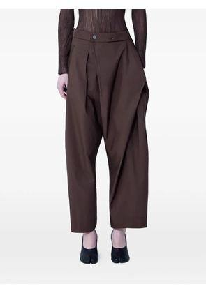Issey Miyake Akimbo pleated wide-leg trousers - Brown