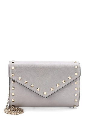 Valentino Garavani Pre-Owned Rockstud Envelope Chain Wallet Leather crossbody bag - Grey