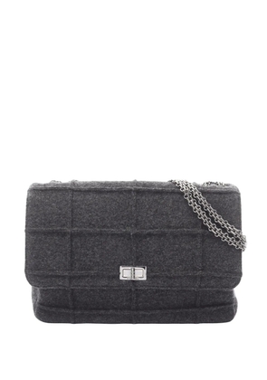 CHANEL Pre-Owned 1997-1999 Chocolate Bar Wool Reissue 2.55 Flap shoulder bag - Grey