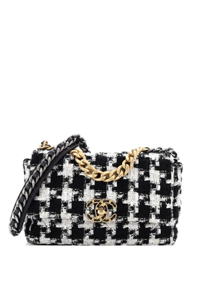 CHANEL Pre-Owned 19 Flap Bag Quilted Houndstooth Tweed and Ribbon Medium shoulder bag - Black