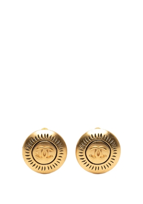 CHANEL Pre-Owned 1996 CC Gold Plated Round Clip On Earrings costume earrings