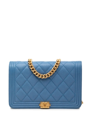 CHANEL Pre-Owned 2021 Quilted Caviar Boy Wallet on Chain crossbody bag - Blue