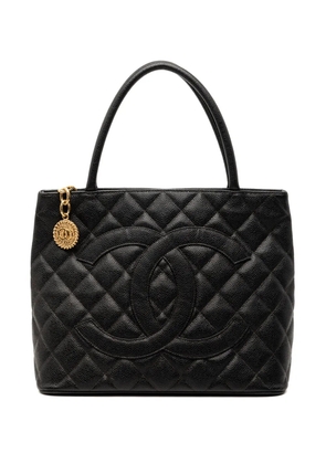 CHANEL Pre-Owned 2003-2004 Caviar Medallion tote bag - Black