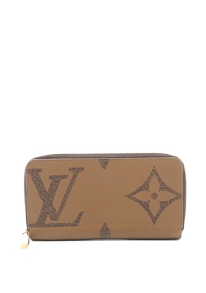 Louis Vuitton Pre-Owned 2021 monogram zipped wallet - Brown