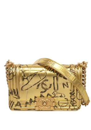 CHANEL Pre-Owned 2019 Small Croc Embossed Leather Graffiti Cocodile Boy Flap shoulder bag - Gold