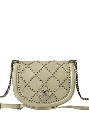 CHANEL Pre-Owned 2018 Small Calfskin Coco Eyelets Round Flap crossbody bag - White