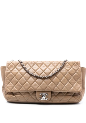 CHANEL Pre-Owned 2009-2010 Jumbo Quilted Lambskin Coco Rain Flap shoulder bag - Brown