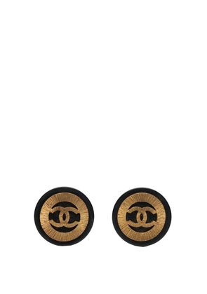 CHANEL Pre-Owned 1980-1990 CC Gold Plated and Resin Round Button Clip On Earrings costume earrings - Black