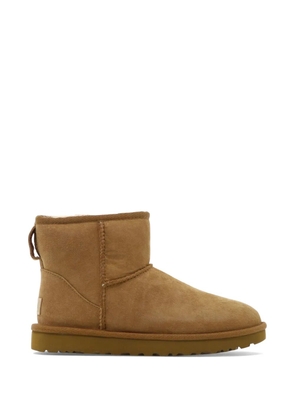 UGG Classic II boots - Neutrals