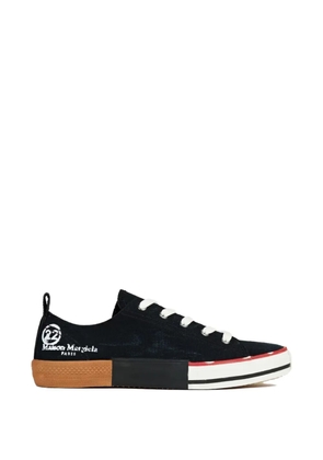 Maison Margiela logo-print sneakers - Black