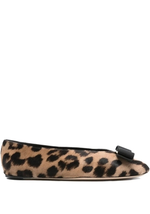 Ferragamo leopard-print bow ballet flats - Brown