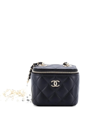 CHANEL Pre-Owned Vanity Case with Pearl Chain Quilted Lambskin Mini clutch bag - Black